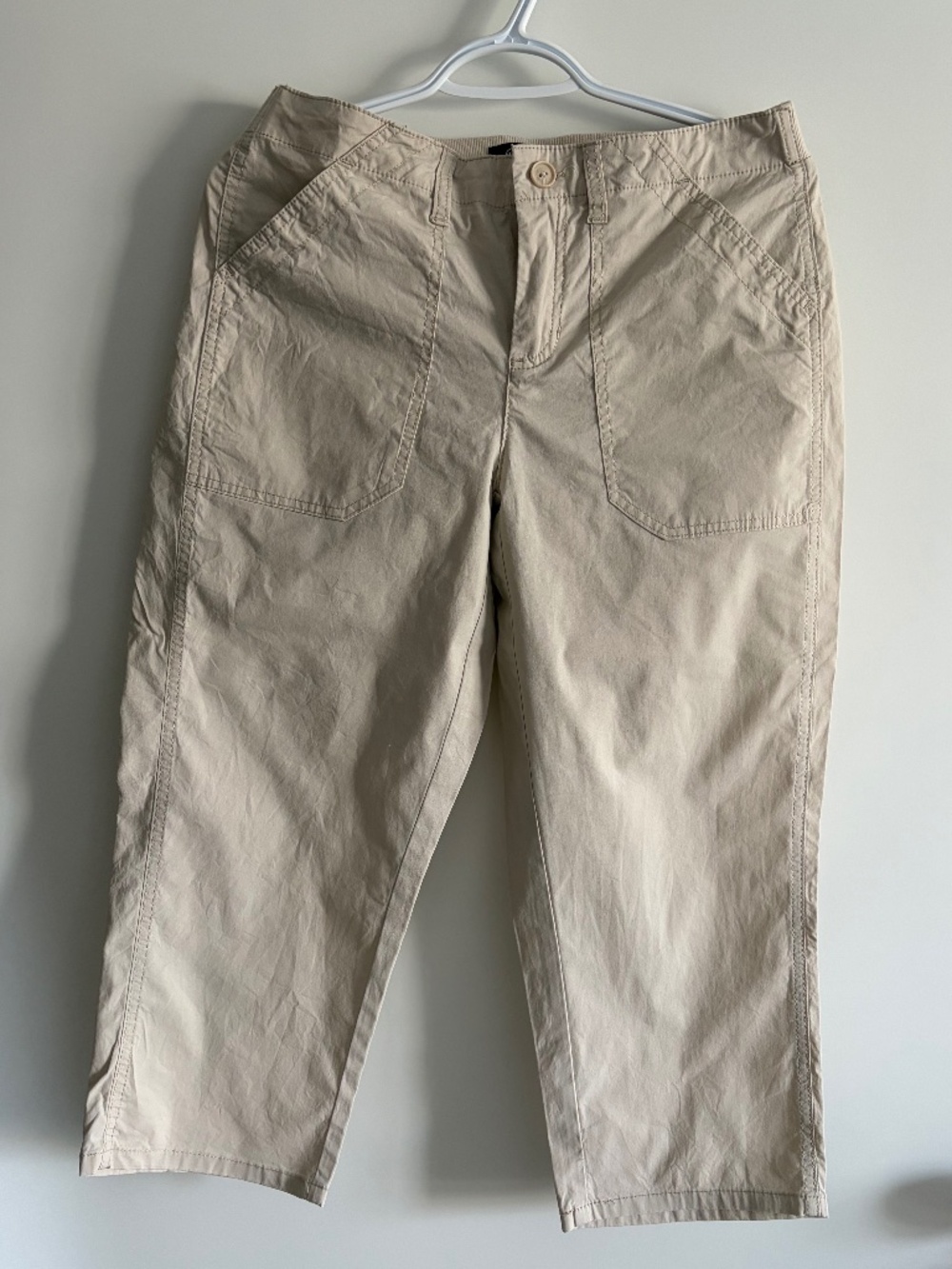 EUC Reitmans Casual Cotton Twill Cropped Utility Capri Pants Light Khaki Size 6P